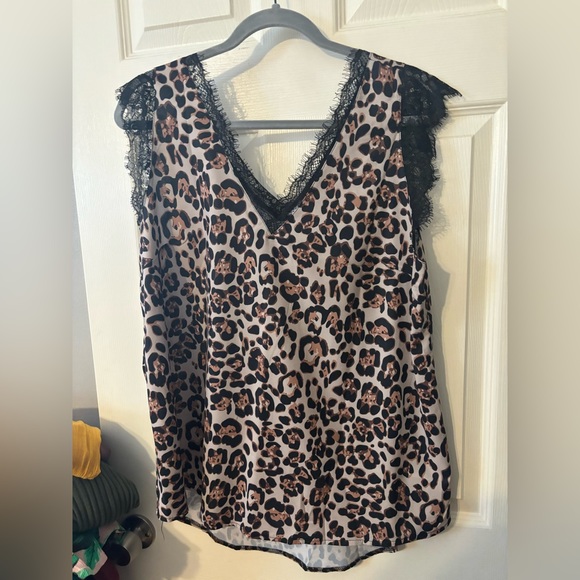 Amazon leopard lace top - Picture 1 of 3